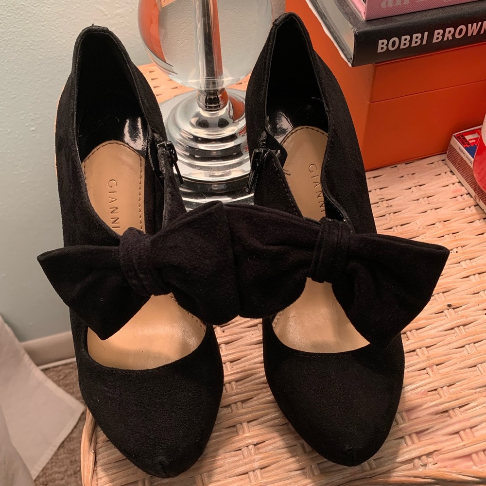 Gianni Bini Bow Heels